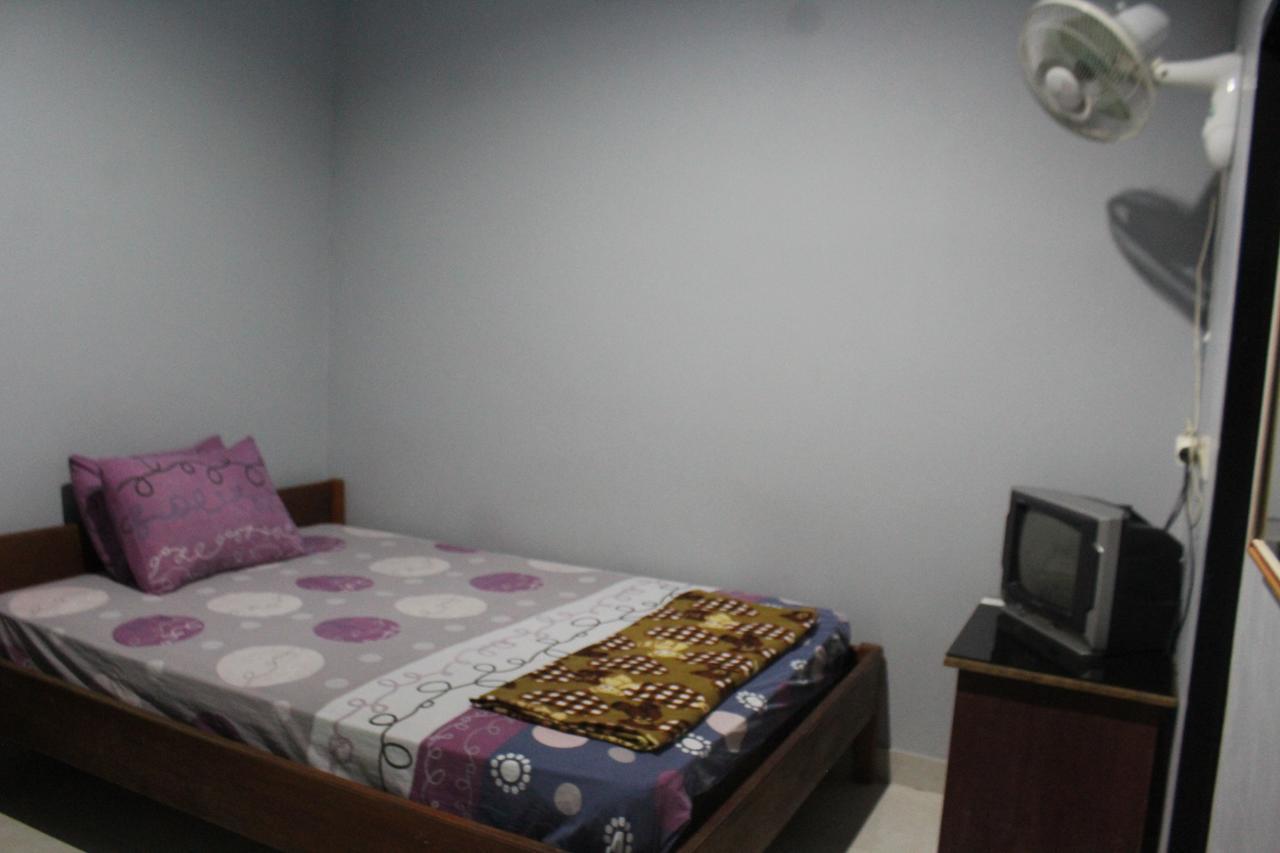 Penginapan Artha Praya Ngoại thất bức ảnh
